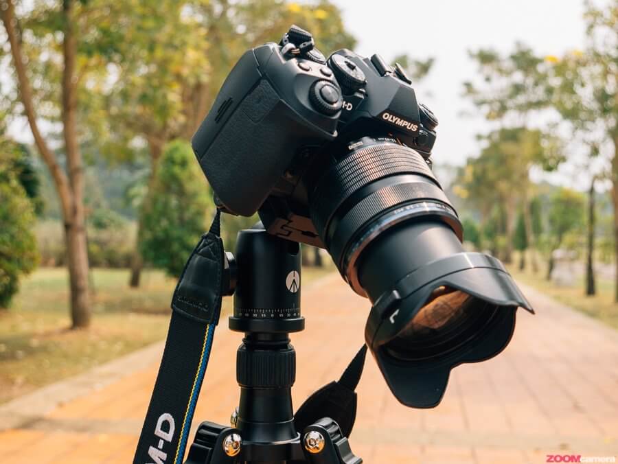 รีวิว Manfrotto Element Big Carbon ขาตั้งกล้องสูงท่วมหัวแต่ตัวเบา 1.4kg ถอด Monopod ได้ ราคาสวย