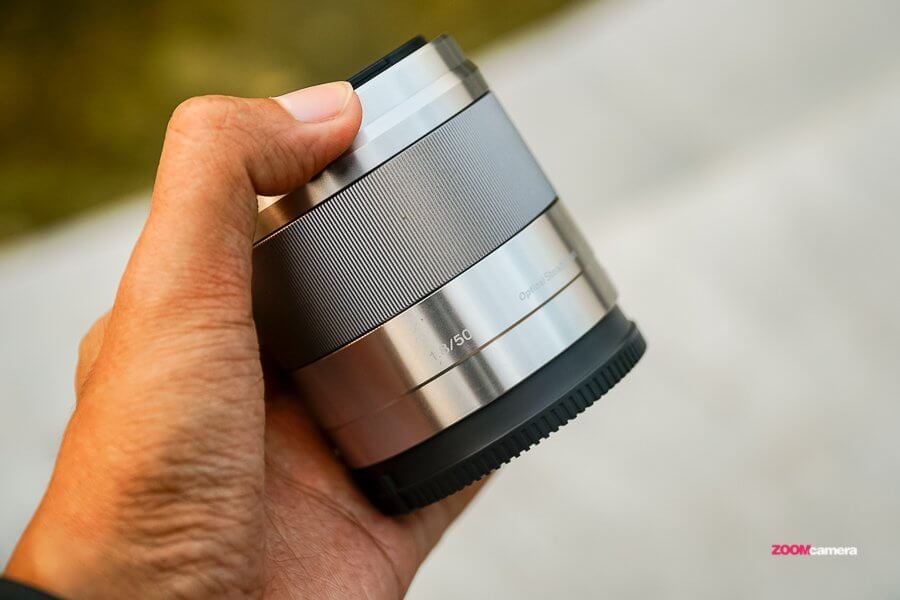 Review : Sony 50 F1.8 OSS เลนส์ Portrait ดีต่อใจ ละลายสาว