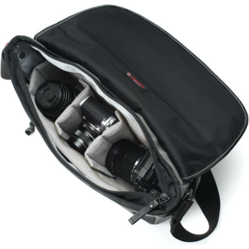 Artisan & Artist ACAM-9100 Camera Shoulder Bag