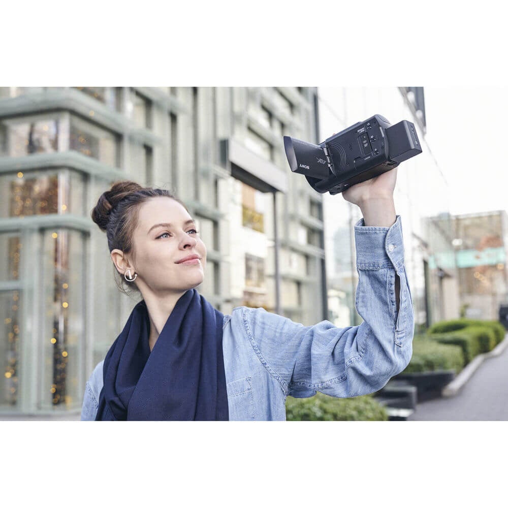 พรีวิว Sony Handycam FDR AX-43 กล้องวีดีโอถ่าย 4K ได้ ซูมไกล 30 เท่า กันสั่นเทพ แบตอึด ต่อไฟตรงได้ ถูกใจคนถ่าย Vlog และ Live streaming 31 Sony FDR-AX43 UHD 4K Handycam Camcorder-15