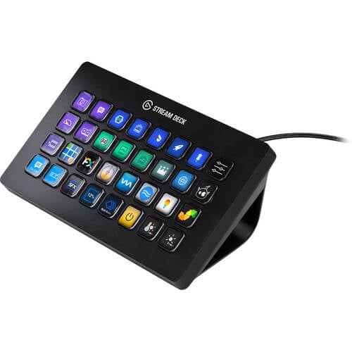 Elgato Stream Deck XL สามารถใช้งานบันทึกคำสั่งการใช้งานปุ่มต่าง ๆ เอาไว้ได้สูงสุด 32 ปุ่ม โดยปุ่มเหล่านี้สามารถบันทึกคำสั่งต่าง ๆ จากโปรแกรมสตรีมยอดนิยมตั้งแต่ Elgato Streaming Software, Xsplitter หรือ โปรแรกมยอดฮิตอย่าง OBS Studio ได้อย่างไร้ปัญหานั่นเอง บนปุ่มต่าง ๆ ผู้ใช้งานสามารถ Customize ลวดลายบนปุ่มได้เอง ทำให้สามารถแสดงผลได้ถูกต้องตรงใจ ไม่ว่าจะเป็นการ Insert เสียง หรือเอฟเฟคแสงสีต่าง ๆ การเปิดปิดซอฟต์แวร์ต่าง ๆ ก็สามารถแสดงผลบนหน้าจอ LED นี้ได้ โดยไม่ต้องจดจำปุ่มหลักบนคีย์บอร์ดจนเกิดการใช้งานผิดพลาด ด้วยหน้าจอที่ Custom