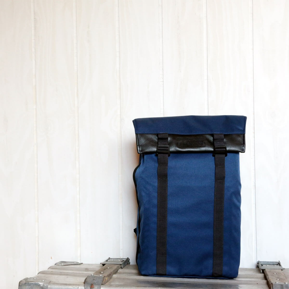 Artisan & Artist RDB-SL300 Nylon Sling Bag