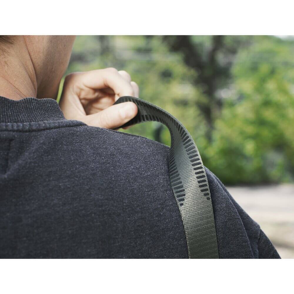 Strap Length : 38.98 to 57.09" / 99 to 145 cm Strap Width : 1.26" / 3.2 cm Lug Connector : Loop Quick Release : Yes Load Capacity : 90.72 kg Material : Nylon Weight : 148 g
