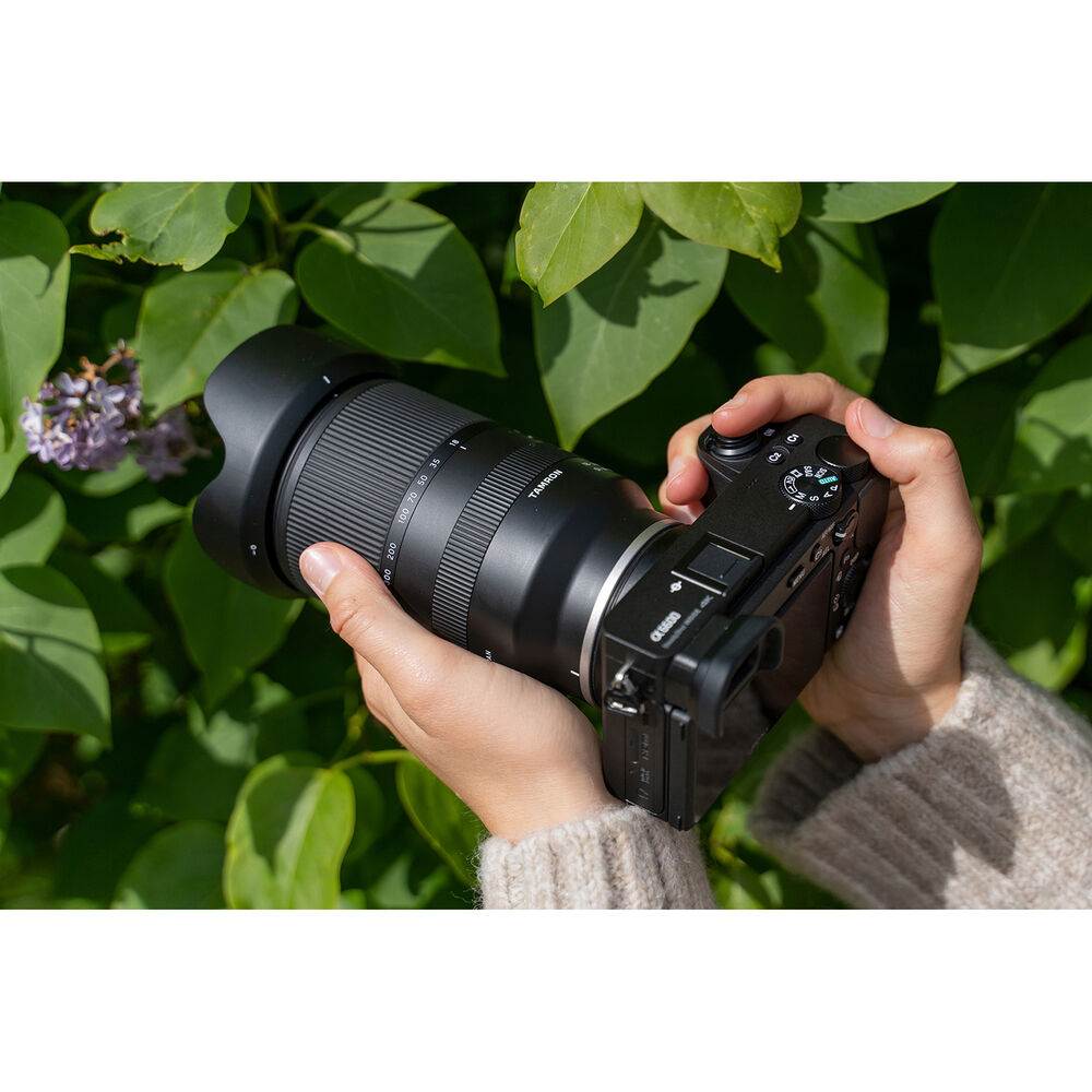 Tamron 18-300mm f3.5-6.3 Di III-A VC VXD Lens