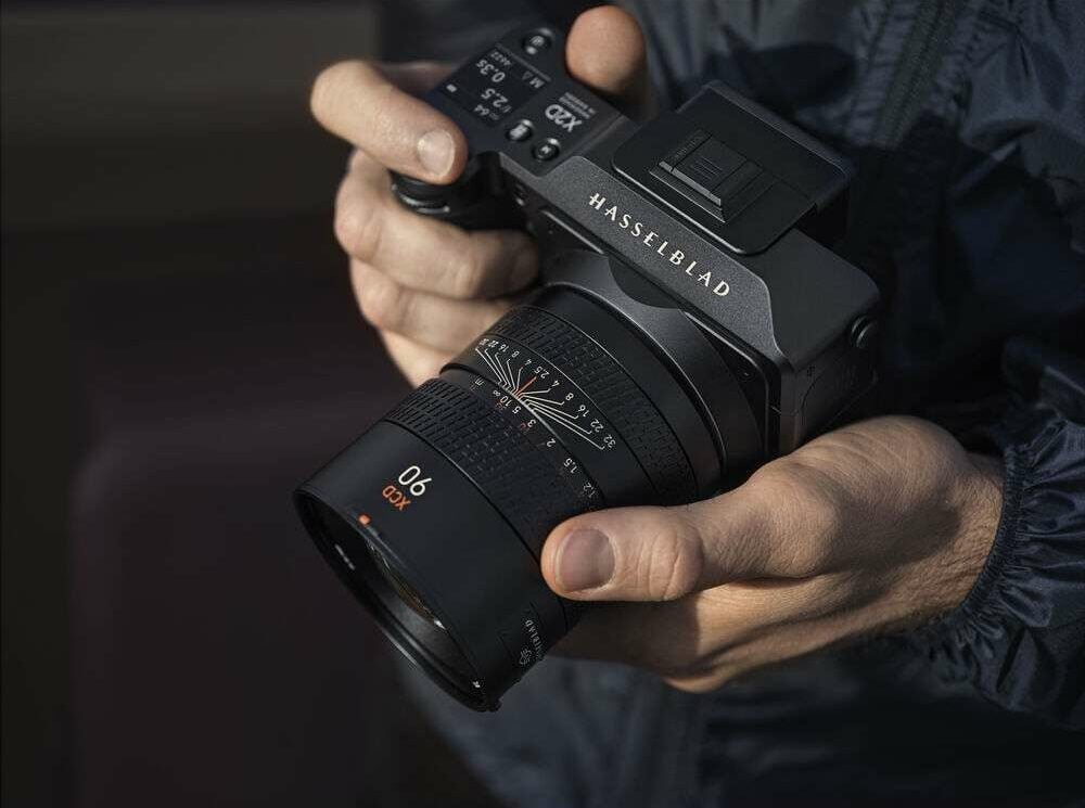 Hasselblad X2D 100C Portrait Kit Lightweight Medium Format Mirrorless Camera (ประกันศูนย์ 1ปี) 50 Hasselblad X2D 100C Medium Format Mirrorless Camera