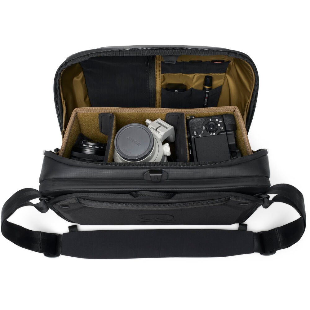 Nomatic x Peter Mckinnon 2 Messenger 13L PMSL13-BLK-01 (ประกันศูนย์) 19 Nomatic x Peter Mckinnon 2 Messenger 13L