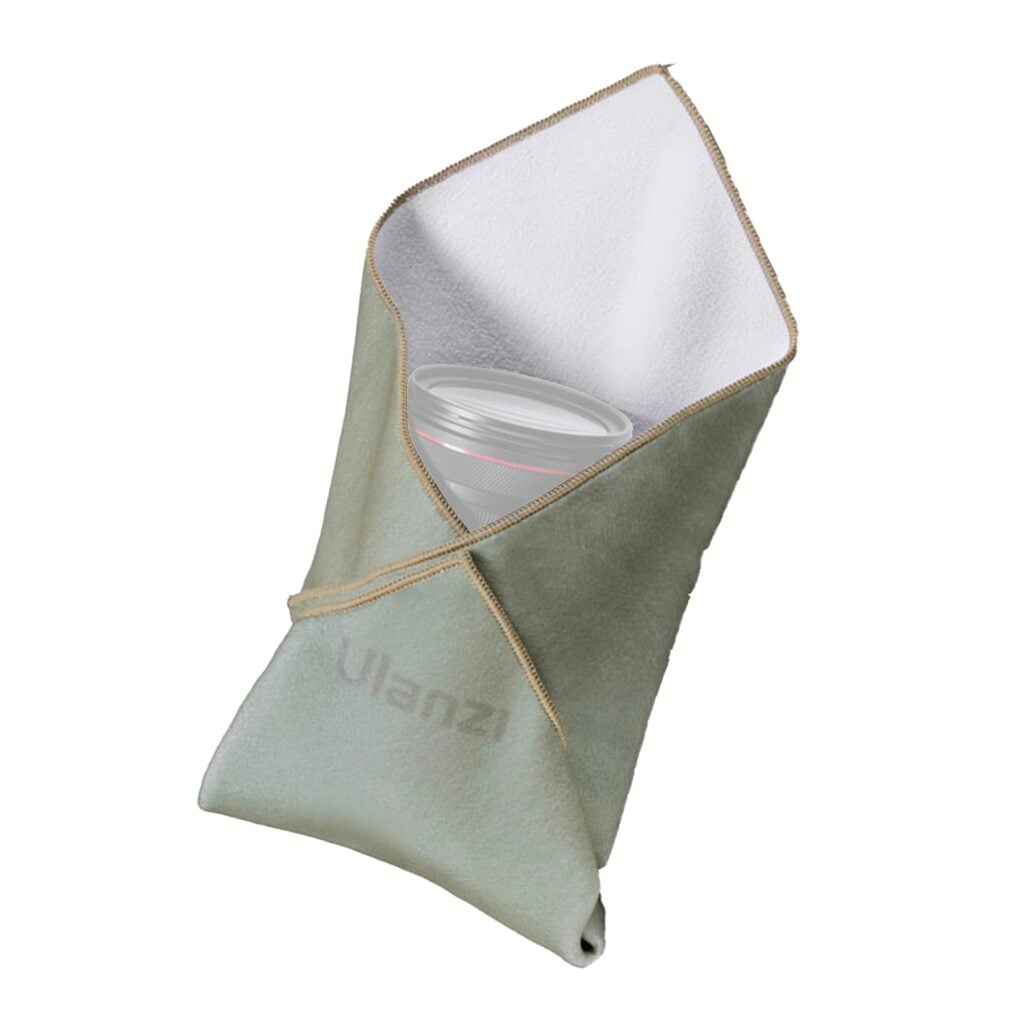Ulanzi CM009 17-Inch Protective Wrap ผ้าเช็ดเลนส์ สำหรับห่อเพื่อกันรอย 1 Ulanzi CM009 17-Inch Protective Wrap