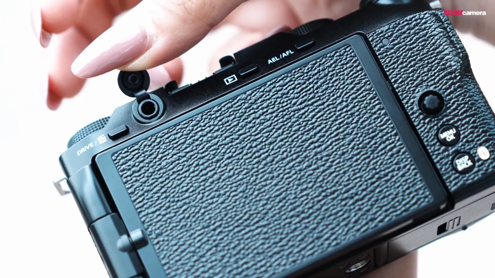 สอนใช้กล้อง fujifilm สำหรับมือใหม่ฟูจิฟิล์มฉบับจับมือทำ อัพเดทปี 2025 เป็นต้นไป (Fujifilm the Series 2025) 35 พอร์ตไมโครโฟนและตัวอย่างไมโครโฟนต่อภายนอก