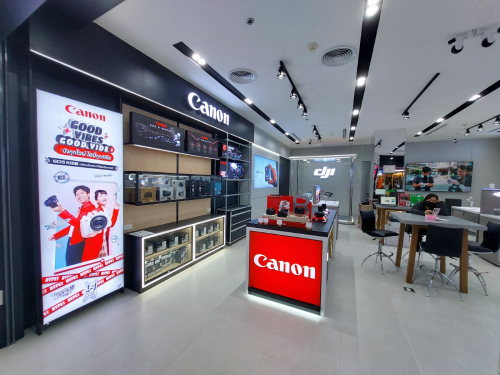 Canon Brand CDF studio by ZoomCamera Canon Brand CDF studio by ZoomCamera