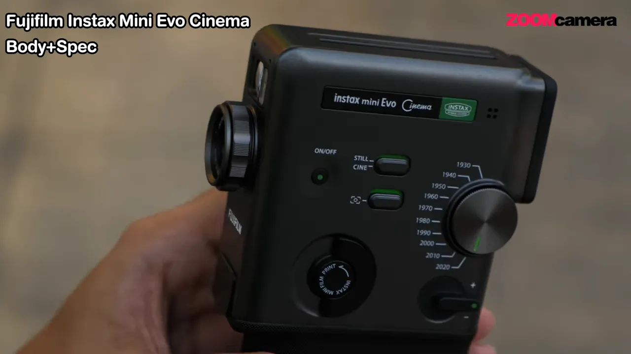 รีวิว FUJIFILM Instax mini Evo Cinema : กล้อง Hybrid ที่พาเราย้อนเวลาได้ 7 มุมมองด้านหน้าของ Fujifilm Instax mini Evo Cinema แสดงปุ่ม Eras dial และปุ่มพิมพ์