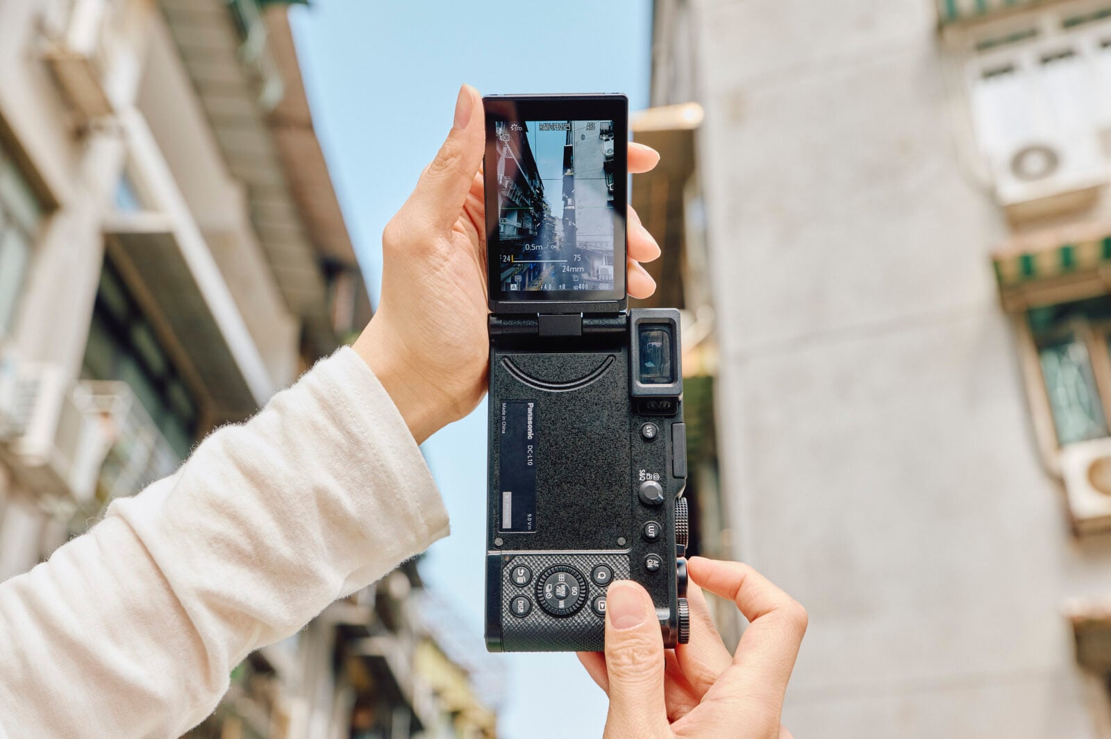 สรุปเปิดตัว Panasonic Lumix L10 กล้องพรีเมียมคอมแพคตัวจบของสาย Creator เลนส์ Leica คมชัด พร้อมจบหลังกล้องด้วย Real Time LUT 6 Panasonic Lumix L10 review 7