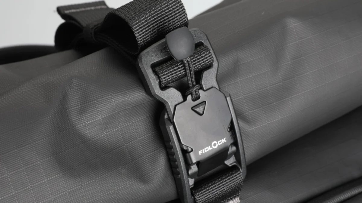 Summit Creative Metropolis 32L Rolltop Backpack (ประกันศูนย์) 20 Summit Creative Metropolis 28L Roll Top Backpack