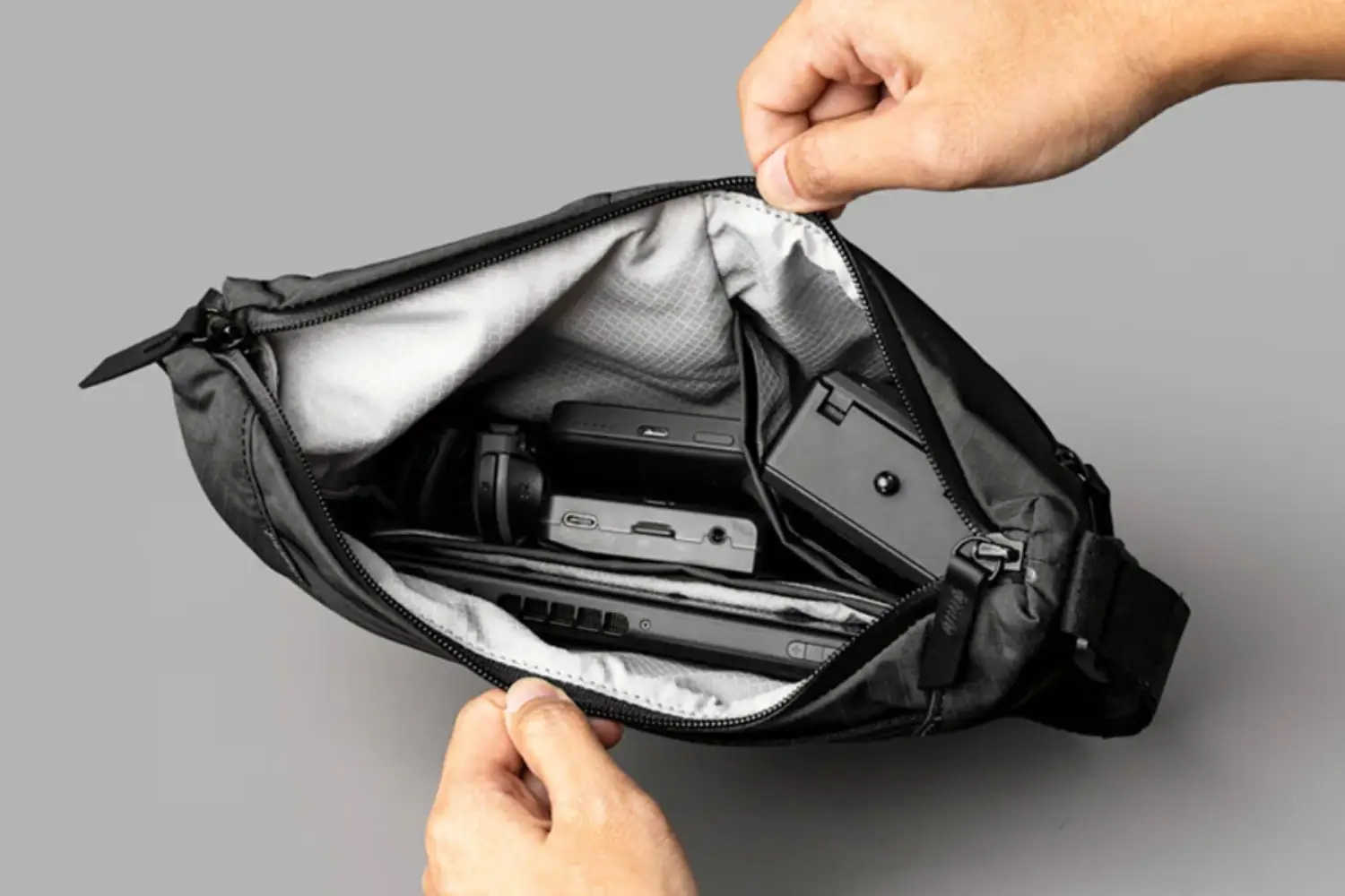 Alpaka Flow Satchel 2L (ประกันศูนย์) 12 Alpaka Flow Satchel 2L4