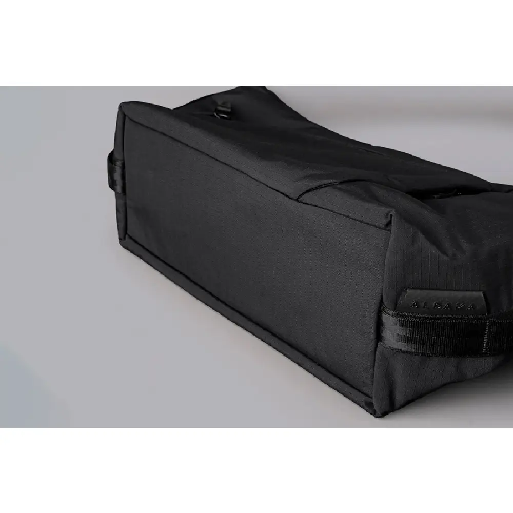 Alpaka Flow Satchel 4L Axoflux Black/Axoflux Green กระเป๋ากล้อง 17 Alpaka Flow Satchel 4L สี Axoflux Black